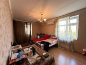 Satılır 1 otaqlı 35 m2 köhnə tikili Elmlər Akademiyası m.