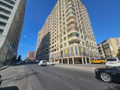 Satılır 1 otaqlı 200 m2 obyekt Qara Qarayev m.