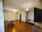 Satılır 3 otaqlı 110 m2 köhnə tikili İnşaatçılar m.