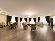 İcarəyə verilir 5 otaqlı 220 m2 yeni tikili Ağ şəhər