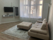 Satılır 2 otaqlı 65 m2 köhnə tikili Səbail r.