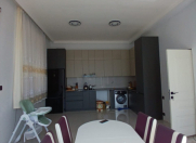 Satılır 11 otaqlı 450 m2 həyət evi Sahil