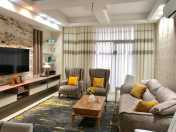 İcarəyə verilir 3 otaqlı 2000 m2 yeni tikili Ağ şəhər