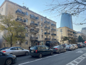 Satılır 2 otaqlı 70 m2 köhnə tikili Şah İsmayıl Xətai m.