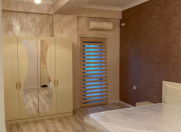 İcarəyə verilir 3 otaqlı 115 m2 yeni tikili Tibb Universiteti