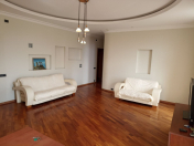 İcarəyə verilir 4 otaqlı 180 m2 köhnə tikili Sahil m.