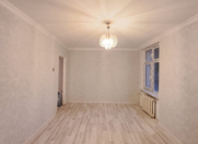 Satılır 1 otaqlı 35 m2 köhnə tikili İnşaatçılar m.