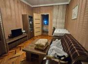 Satılır 3 otaqlı 90 m2 köhnə tikili Yasamal r.