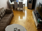 Satılır 3 otaqlı 70 m2 köhnə tikili Nizami r.