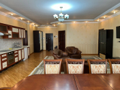 İcarəyə verilir 3 otaqlı 130 m2 yeni tikili 28 May m.