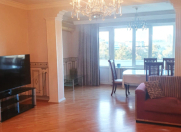 Satılır 4 otaqlı 120 m2 köhnə tikili Badamdar