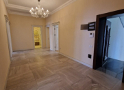 İcarəyə verilir 4 otaqlı 180 m2 yeni tikili Gənclik m.