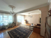 Satılır 5 otaqlı 120 m2 köhnə tikili Memar Əcəmi m.