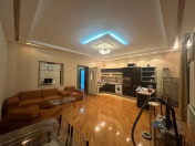 İcarəyə verilir 2 otaqlı 60 m2 köhnə tikili 28 May m.