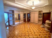 Satılır 4 otaqlı 220 m2 yeni tikili 8 Noyabr m.