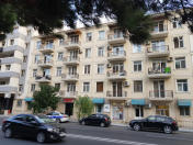 Satılır 3 otaqlı 63 m2 köhnə tikili 28 May m.