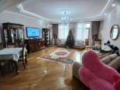 Satılır 4 otaqlı 210 m2 yeni tikili Tibb Universiteti