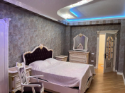 Satılır 4 otaqlı 230 m2 yeni tikili Şah İsmayıl Xətai m.