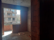 Satılır 1 otaqlı 54 m2 yeni tikili İnşaatçılar m.