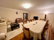 Satılır 5 otaqlı 160 m2 yeni tikili Elmlər Akademiyası m.