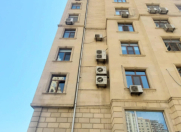 Satılır 4 otaqlı 204 m2 yeni tikili Yasamal r.