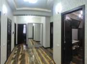 İcarəyə verilir 3 otaqlı 100 m2 yeni tikili Gənclik m.