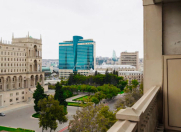 Satılır 3 otaqlı 90 m2 köhnə tikili Sahil m.