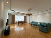 İcarəyə verilir 4 otaqlı 204 m2 yeni tikili 28 May m.