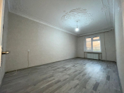 Satılır 4 otaqlı 100 m2 köhnə tikili Həzi Aslanov