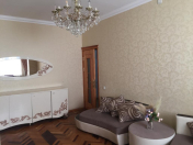 Satılır 4 otaqlı 110 m2 köhnə tikili 8 mkr