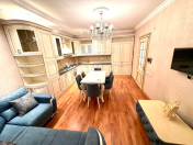 İcarəyə verilir 4 otaqlı 230 m2 yeni tikili 28 May m.