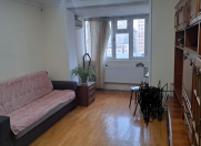 İcarəyə verilir 2 otaqlı 50 m2 köhnə tikili İnşaatçılar m.