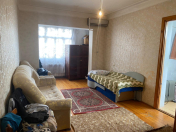 Satılır 2 otaqlı 60 m2 köhnə tikili Əhmədli m.