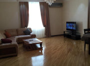 İcarəyə verilir 3 otaqlı 150 m2 yeni tikili Elmlər Akademiyası m.