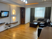 İcarəyə verilir 3 otaqlı 90 m2 köhnə tikili Elmlər Akademiyası m.