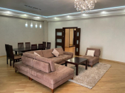 İcarəyə verilir 3 otaqlı 185 m2 yeni tikili 28 May m.