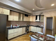 Satılır 3 otaqlı 135 m2 yeni tikili Elmlər Akademiyası m.