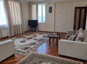 İcarəyə verilir 3 otaqlı 140 m2 yeni tikili Xətai r.