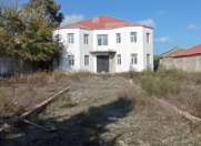 Satılır 8 otaqlı 450 m2 həyət evi Buzovna