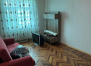 İcarəyə verilir 3 otaqlı 60 m2 köhnə tikili Həzi Aslanov m.