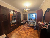 Satılır 2 otaqlı 60 m2 köhnə tikili Gənclik m.