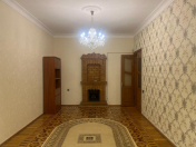 İcarəyə verilir 3 otaqlı 120 m2 köhnə tikili 8 Noyabr m.