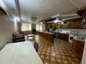 İcarəyə verilir 3 otaqlı 105 m2 köhnə tikili Elmlər Akademiyası m.