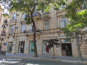 İcarəyə verilir 2 otaqlı 61 m2 köhnə tikili Səbail r.