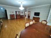 İcarəyə verilir 3 otaqlı 150 m2 yeni tikili 28 May m.
