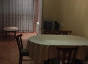 İcarəyə verilir 3 otaqlı 75 m2 köhnə tikili Elmlər Akademiyası m.