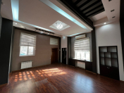 İcarəyə verilir 3 otaqlı 130 m2 ofis Gənclik m.