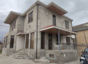 Satılır 8 otaqlı 240 m2 həyət evi Xudat