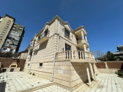 Satılır 6 otaqlı 562 m2 villa Azadlıq prospekti m.