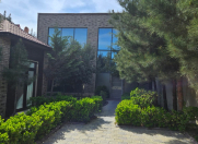 Satılır 4 otaqlı 200 m2 villa Badamdar